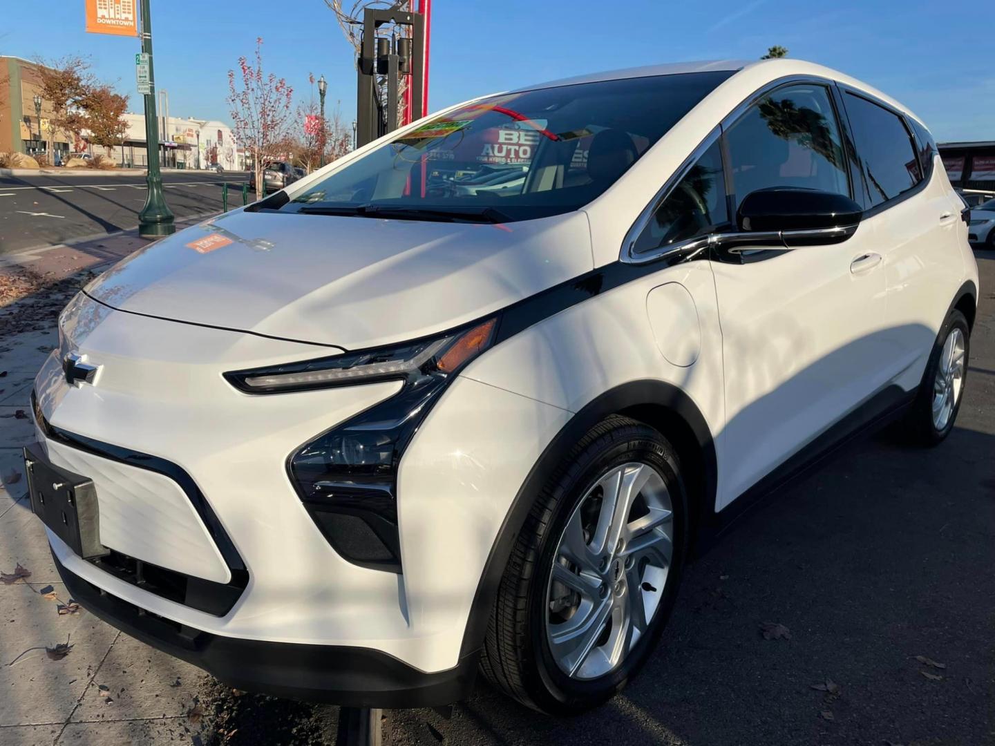 2023 WHITE /BLACK Chevrolet Bolt EV (1G1FW6S01P4) , located at 744 E Miner Ave, Stockton, CA, 95202, (209) 944-5770, 37.956863, -121.282082 - Photo#2